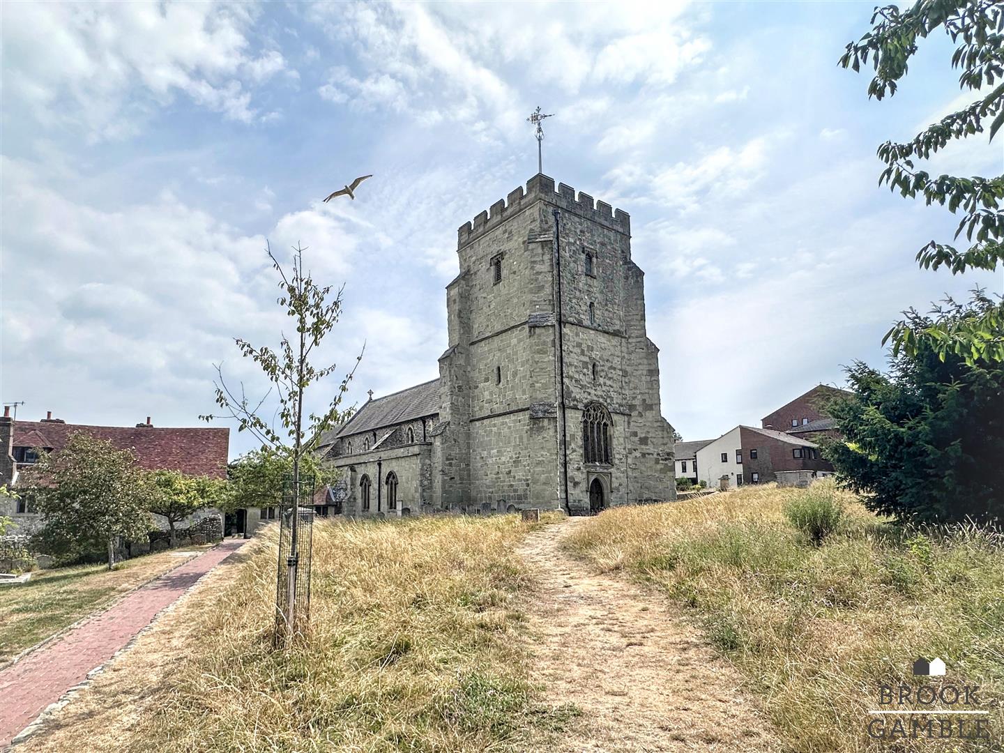 3 Bedroom House. Church Lane in Eastbourne, 33